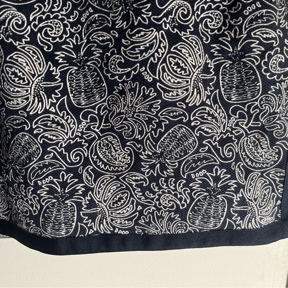 Almost new Vinyard Vines skirt - Picture 3 of 4